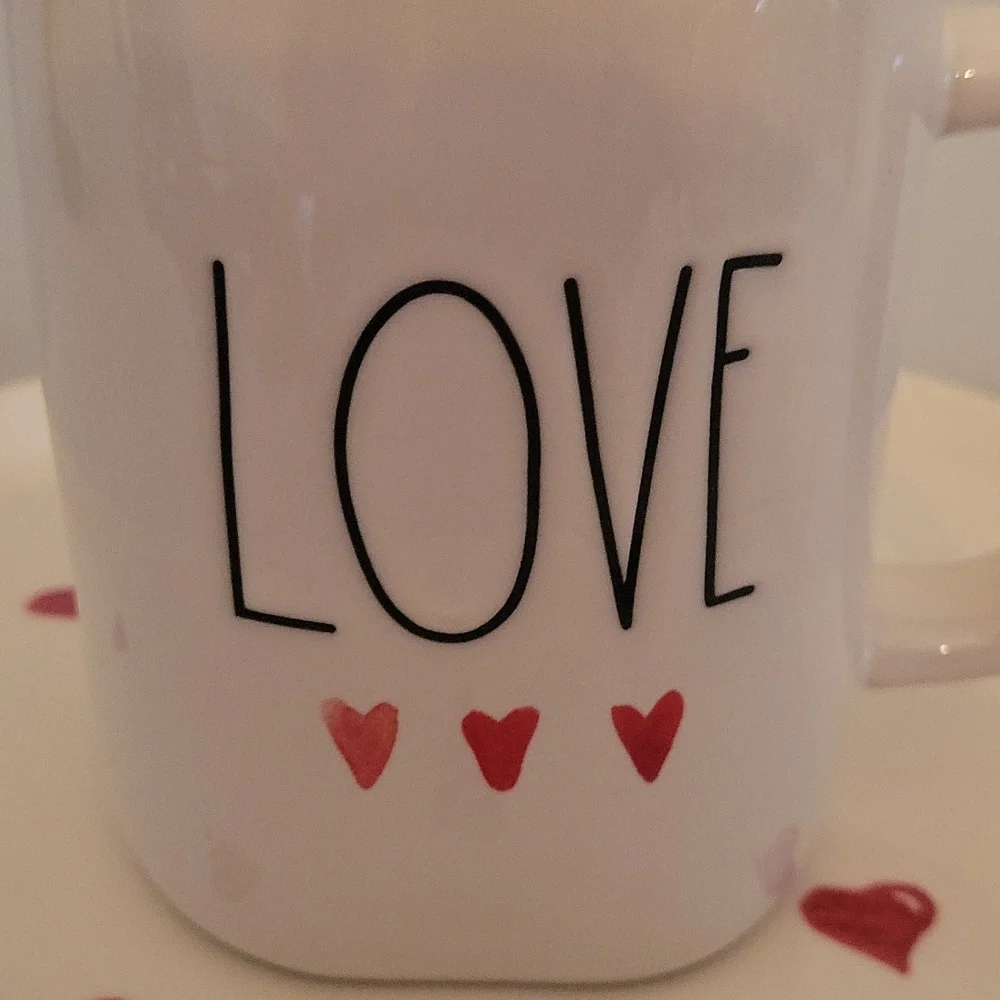 Rae Dunn LOVE mug NWOT - Picture 3 of 3